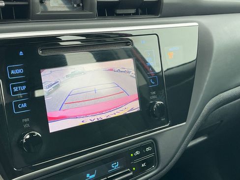 Used 2018 Toyota Corolla LE FWD image 22