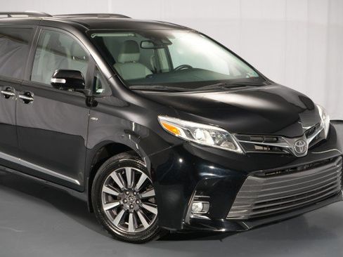 Used 2019 Toyota Sienna Limited Premium w/ Protection Package AWD/4WD image 11