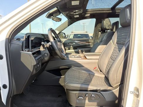 Used 2022 Cadillac Escalade Sport Platinum AWD/4WD image 10