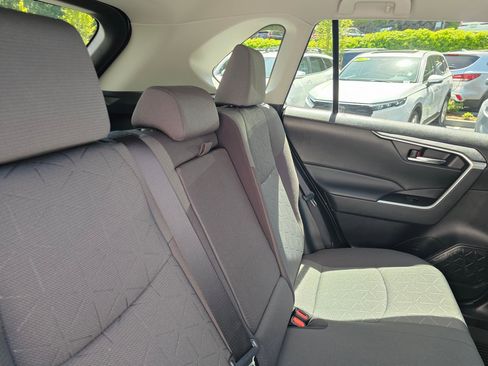 Used 2022 Toyota RAV4 XLE w/ XLE Grade Weather Package AWD/4WD image 10