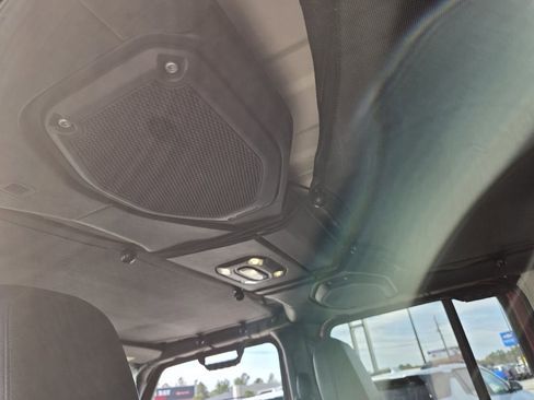 Used 2022 Jeep Wrangler Unlimited Sahara w/ Cold Weather Group image 15