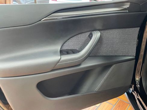 Used 2022 Tesla Model X Plaid image 15