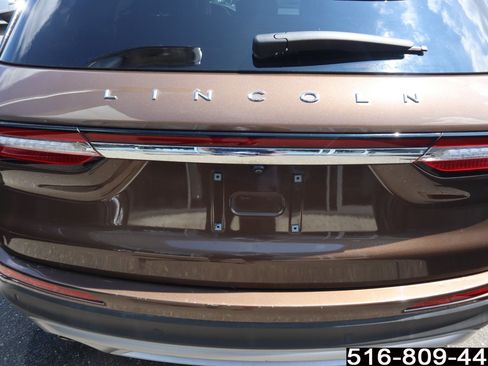 Used 2022 Lincoln Corsair AWD w/ Premium Package image 32