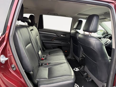 Used 2017 Toyota Highlander Limited image 18