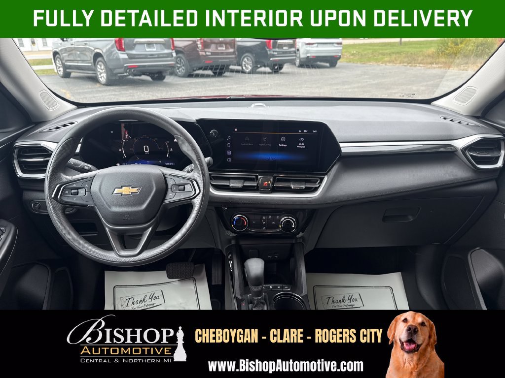 Used 2025 Chevrolet TrailBlazer LT AWD/4WD image 3
