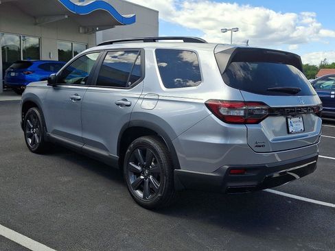 New 2026 Honda Pilot Sport image 4
