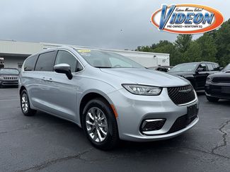 Used 2023 Chrysler Pacifica Touring-L AWD/4WD video 1