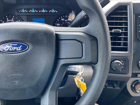 Used 2018 Ford F250 XL w/ Power Equipment Group AWD/4WD image 19
