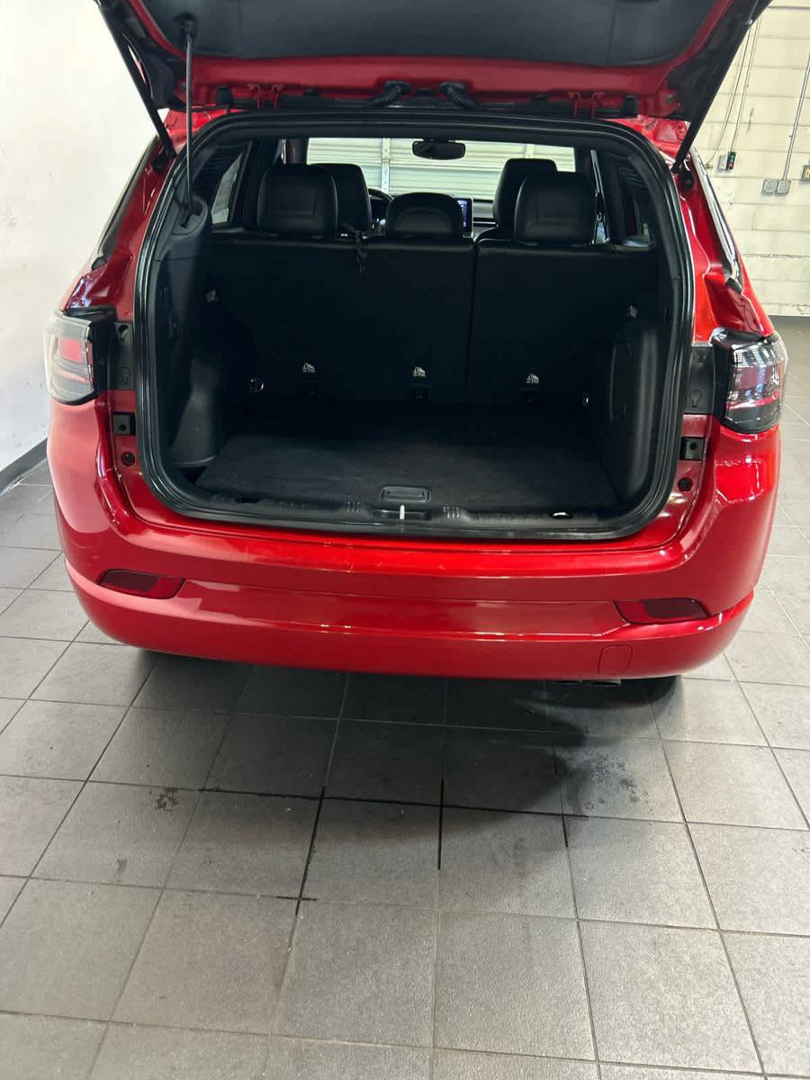 Used 2022 Jeep Compass Limited w/ (RED) Package AWD/4WD image 11