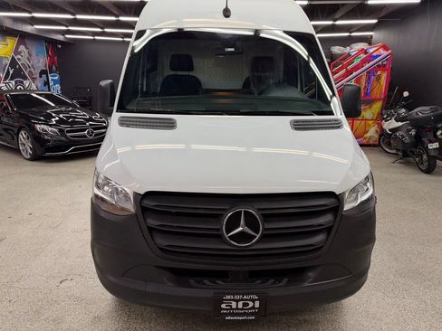 Used 2020 Mercedes-Benz Sprinter 2500 image 8
