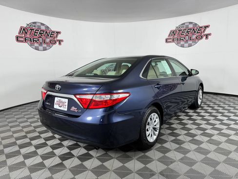 Used 2017 Toyota Camry LE FWD image 7