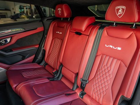 Used 2024 Lamborghini Urus S image 6