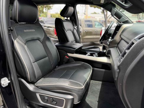 Used 2019 RAM 1500 Laramie AWD/4WD image 16