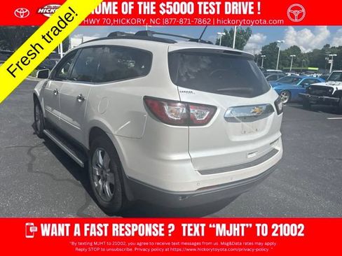 Used 2016 Chevrolet Traverse LT w/ Style and Technology Package FWD image 5