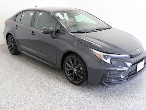 Used 2024 Toyota Corolla SE FWD image 4