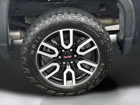 Used 2023 GMC Sierra 1500 AT4 w/ AT4 Premium Package AWD/4WD image 23