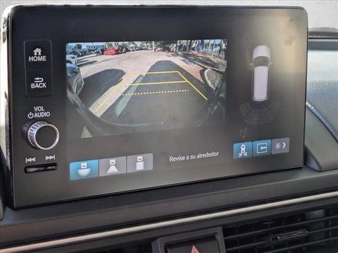 Used 2025 Honda Pilot Touring image 7