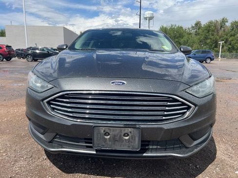Used 2017 Ford Fusion SE FWD image 8