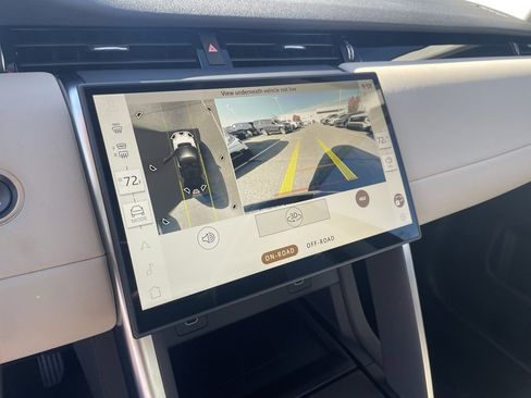 Used 2024 Land Rover Discovery Sport S image 15