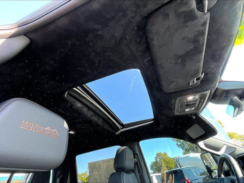 Certified 2024 Chevrolet Silverado 2500 High Country w/ High Country Premium Package image 18