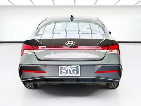 Used 2024 Hyundai Elantra SEL FWD image 5