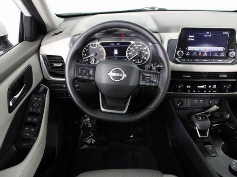 Certified 2025 Nissan Rogue SV image 4