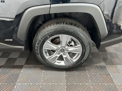 Used 2025 Toyota RAV4 XLE image 29