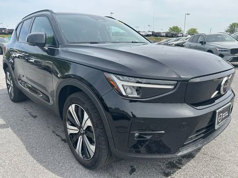 Certified 2023 Volvo XC40 Recharge Plus image 1