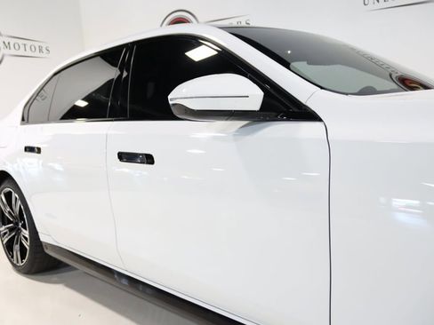 Used 2023 BMW 760i xDrive image 84