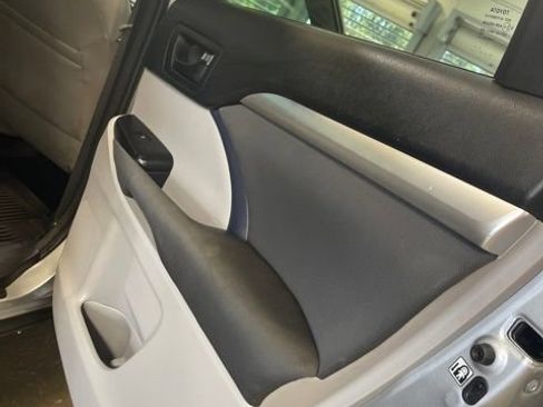 Used 2017 Toyota Highlander LE FWD image 23
