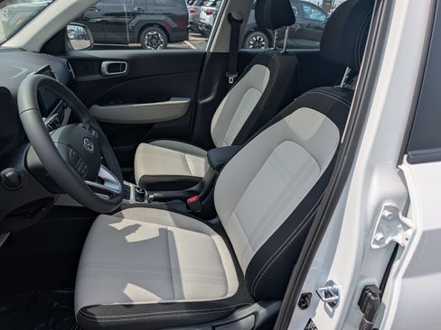 Used 2026 Hyundai Venue SEL FWD image 10