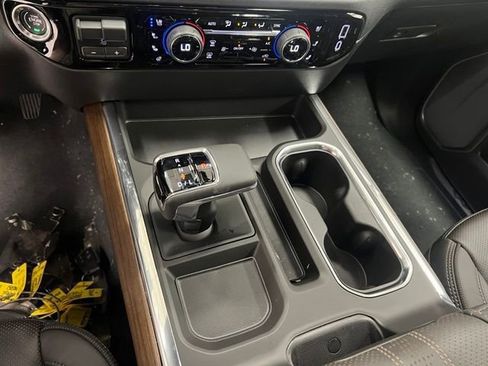 New 2026 Chevrolet Silverado 1500 High Country w/ High Country Premium Package AWD/4WD image 12