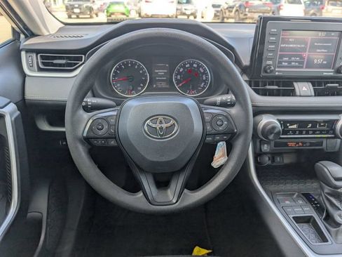 Used 2021 Toyota RAV4 LE FWD image 22