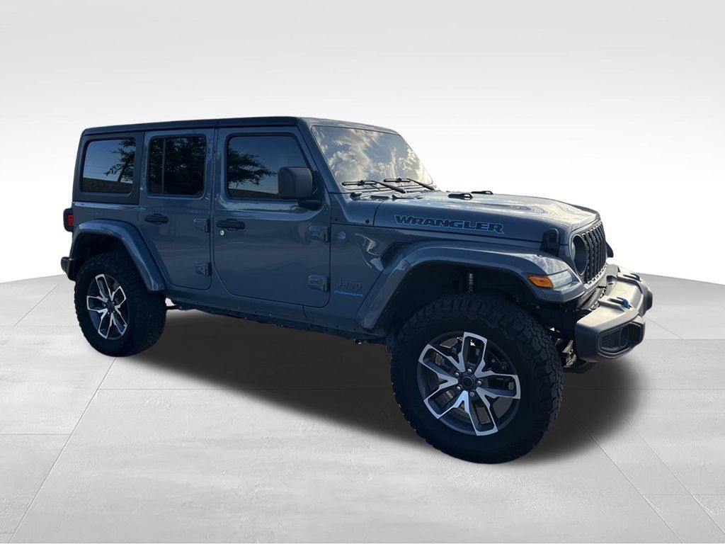 Used 2024 Jeep Wrangler Unlimited w/ LED Headlamp & Fog Lamp Group AWD/4WD image 5
