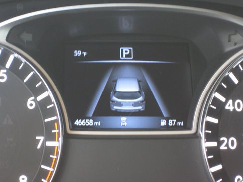 Used 2020 Nissan Pathfinder SV w/ Cargo Package FWD image 16