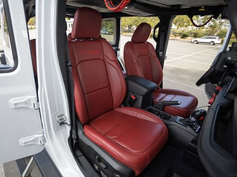 Used 2024 Jeep Wrangler Unlimited Rubicon 392 AWD/4WD image 28