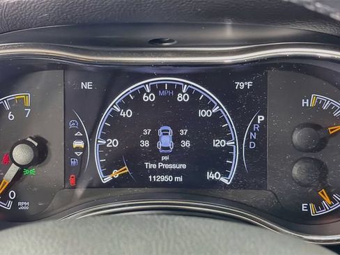 Used 2017 Jeep Grand Cherokee Limited w/ Luxury Group II RWD image 14