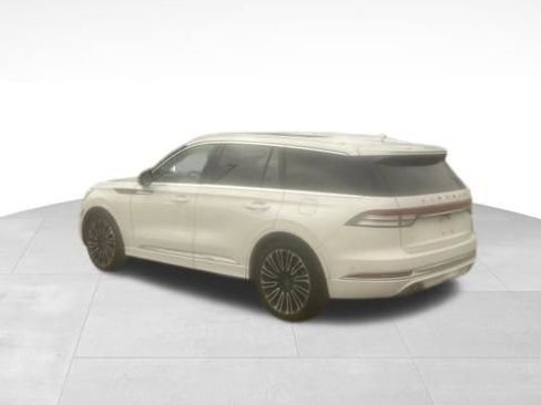 Used 2023 Lincoln Aviator Black Label w/ Dynamic Handling Package image 5