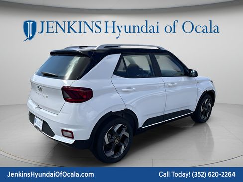 New 2026 Hyundai Venue SEL FWD image 3