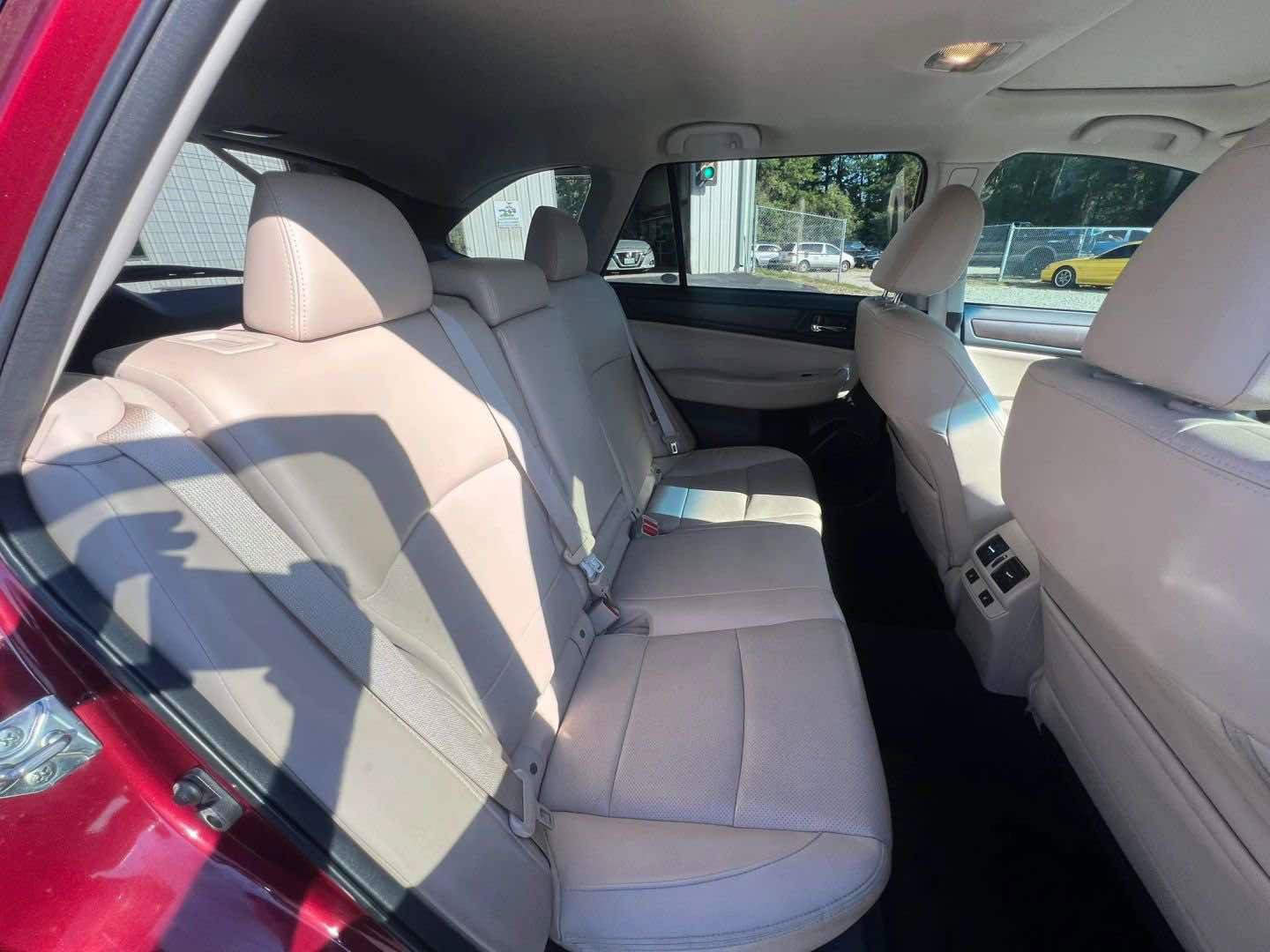 Used 2017 Subaru Outback 2.5i Limited AWD/4WD image 9