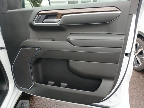 Used 2025 GMC Sierra 1500 Elevation w/ LPO, Elevation Black Package image 39