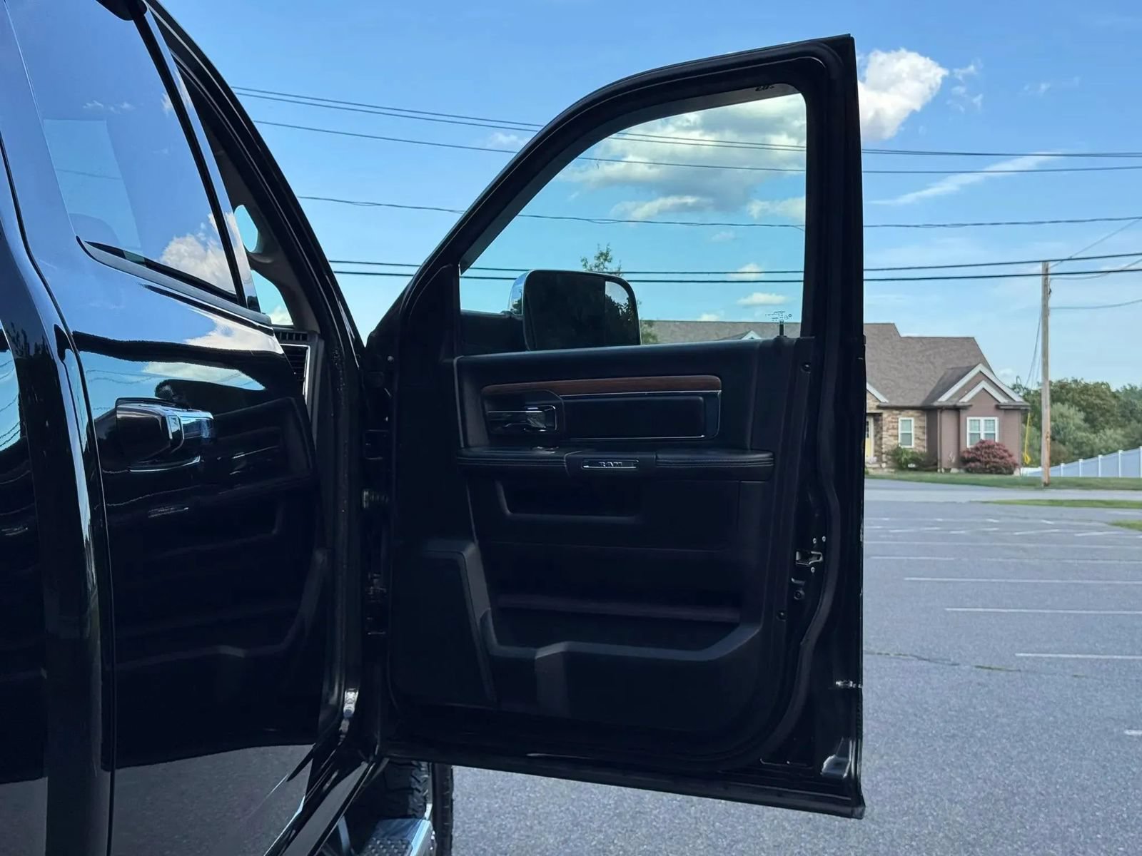 Used 2018 RAM 2500 Laramie w/ Snow Chief Group AWD/4WD image 13