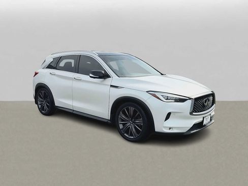 Used 2020 INFINITI QX50 Essential w/ Edition 30 Package AWD/4WD image 2