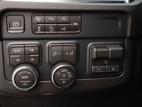 New 2026 Chevrolet Tahoe High Country AWD/4WD image 13