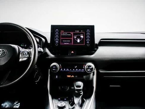 Certified 2019 Toyota RAV4 LE image 13