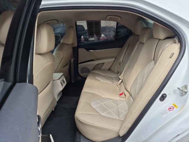 Used 2018 Toyota Camry XLE FWD image 28