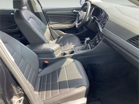 Used 2024 Volkswagen Jetta SE FWD image 24