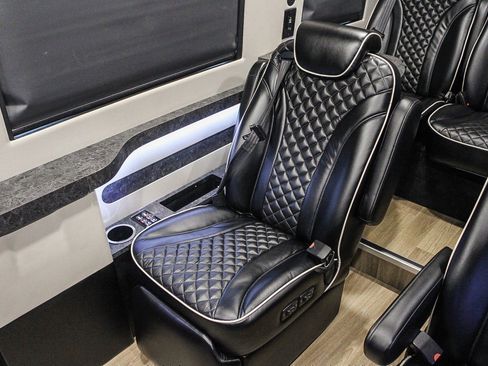 Used 2017 Mercedes-Benz Sprinter 3500 image 13