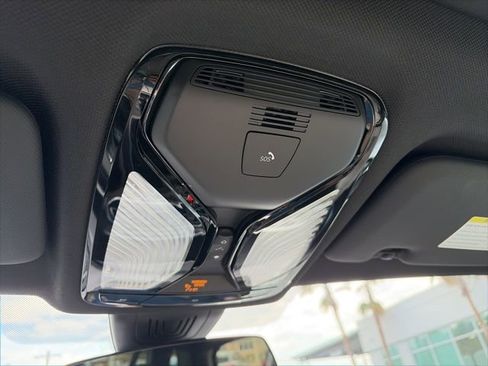 Used 2023 BMW X5 sDrive40i w/ Premium Package image 12