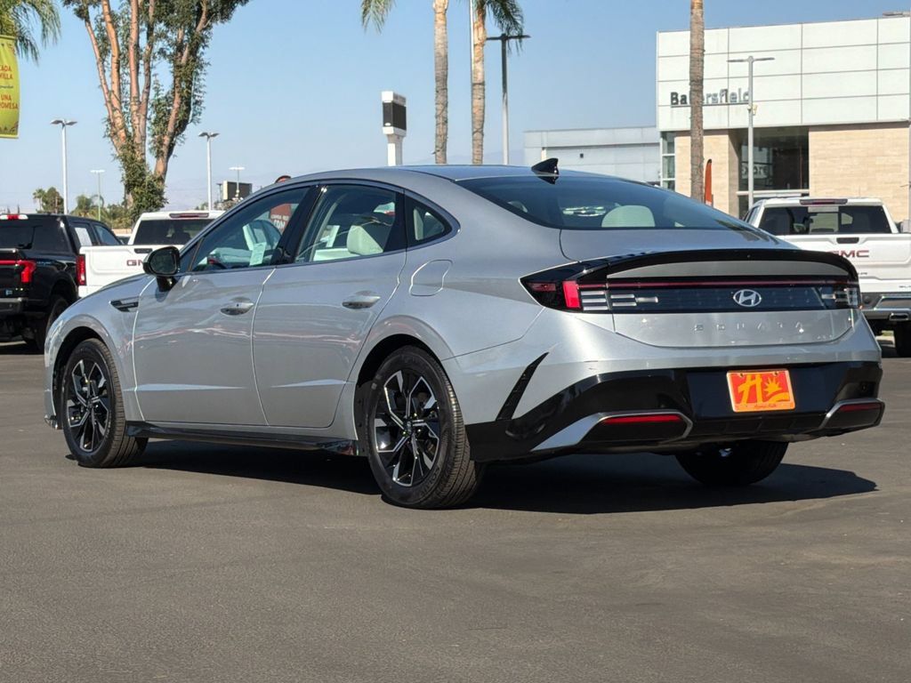 Used 2025 Hyundai Sonata SEL FWD image 3